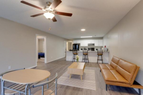 3 Mi to Campus Fayetteville Home with Hot Tub!